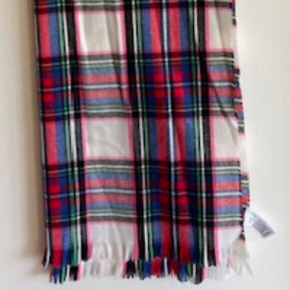 GAP Oversized Cozy Frayed Soft Red Green Plaid Scarf @ 83" x 25" - Picture 10 of 13
